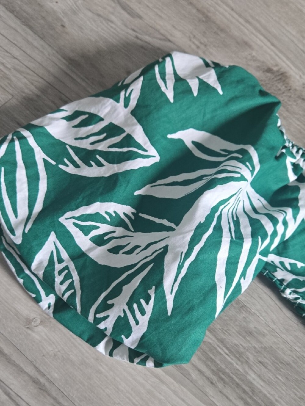 Leaf-Print Green Midi Dress with Puff Sleeves - Picture 2 of 4